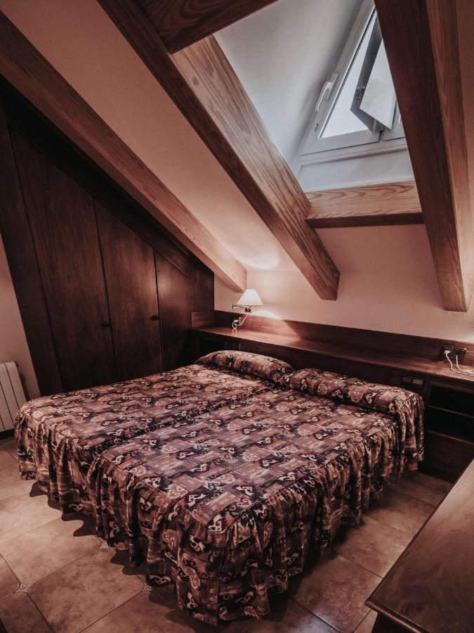 Hostal Les Fonts 카스테야르 데 누그 외부 사진