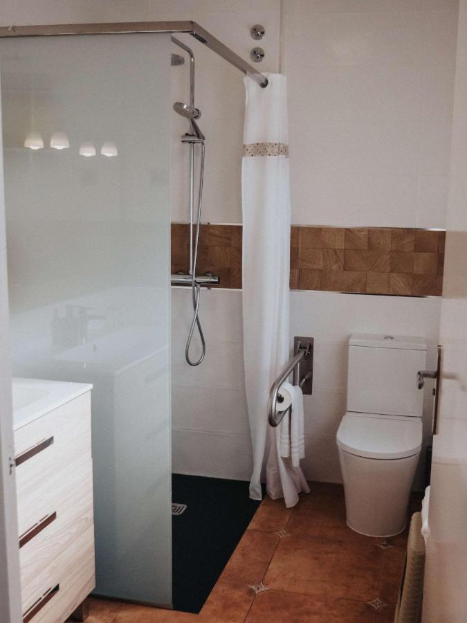 Hostal Les Fonts 카스테야르 데 누그 외부 사진