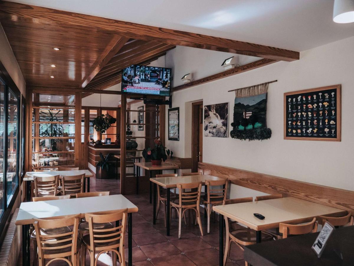 Hostal Les Fonts 카스테야르 데 누그 외부 사진