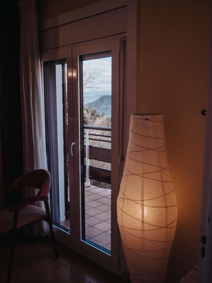 Hostal Les Fonts 카스테야르 데 누그 외부 사진