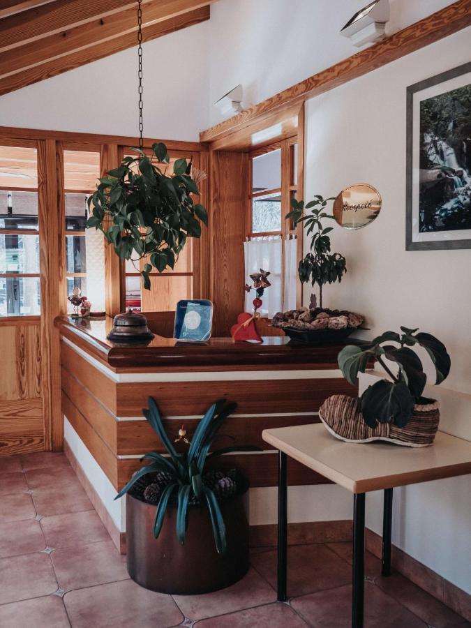 Hostal Les Fonts 카스테야르 데 누그 외부 사진