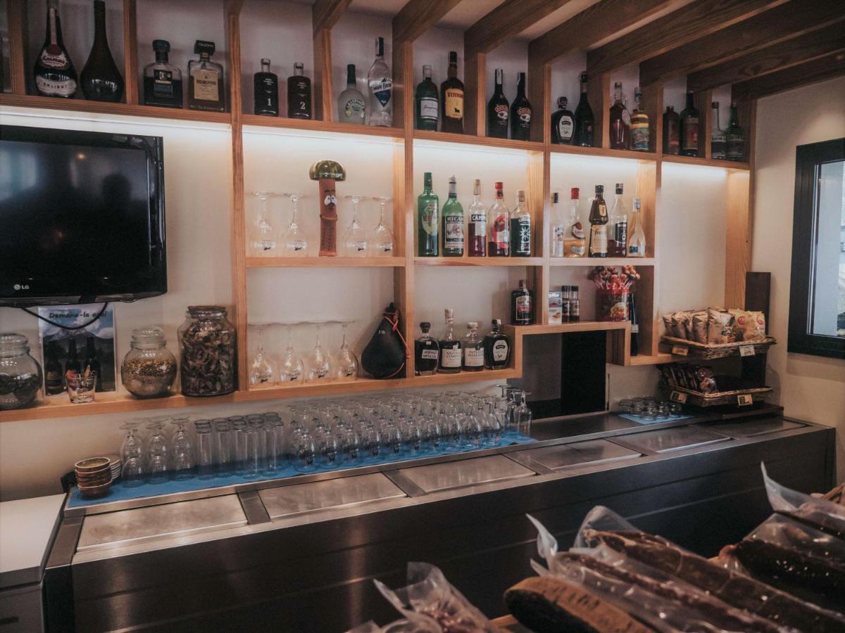 Hostal Les Fonts 카스테야르 데 누그 외부 사진