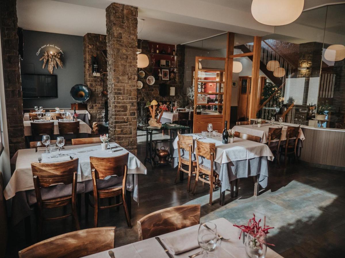 Hostal Les Fonts 카스테야르 데 누그 외부 사진