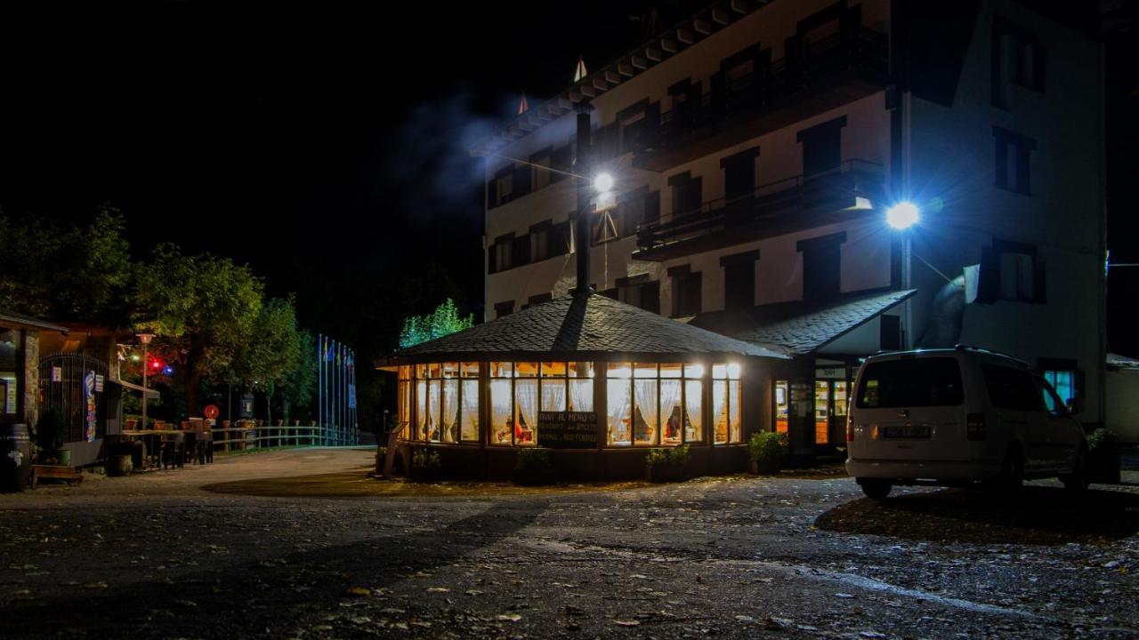 Hostal Les Fonts 카스테야르 데 누그 외부 사진