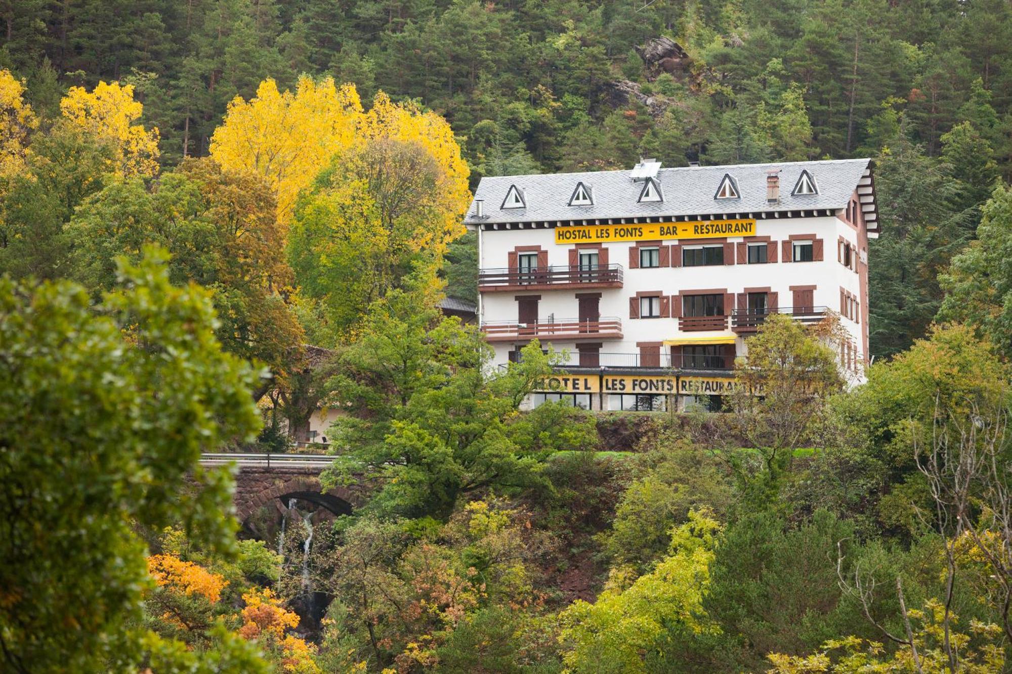 Hostal Les Fonts 카스테야르 데 누그 외부 사진